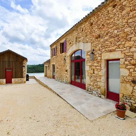 Majestic With Swimming Pool Holiday home *
