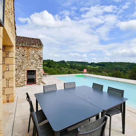 Majestic With Swimming Pool Holiday home *